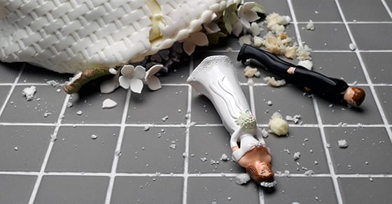 divorce-broken-man-woman-wedding-cake-toppers